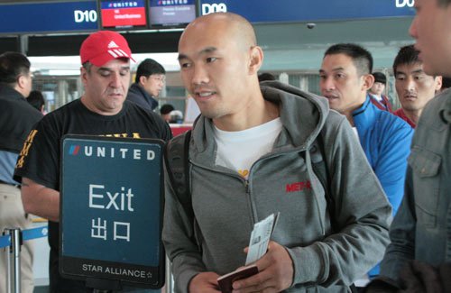 ����Ȫ��󸴳���սUFC ������������KO���� 