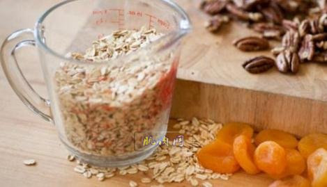 �˶�ǰ��4��ʳ�����ý���Ч���ӱ�