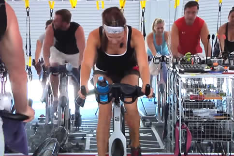 ���е���