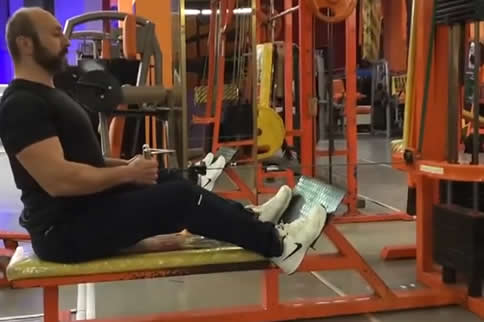 ���˻���